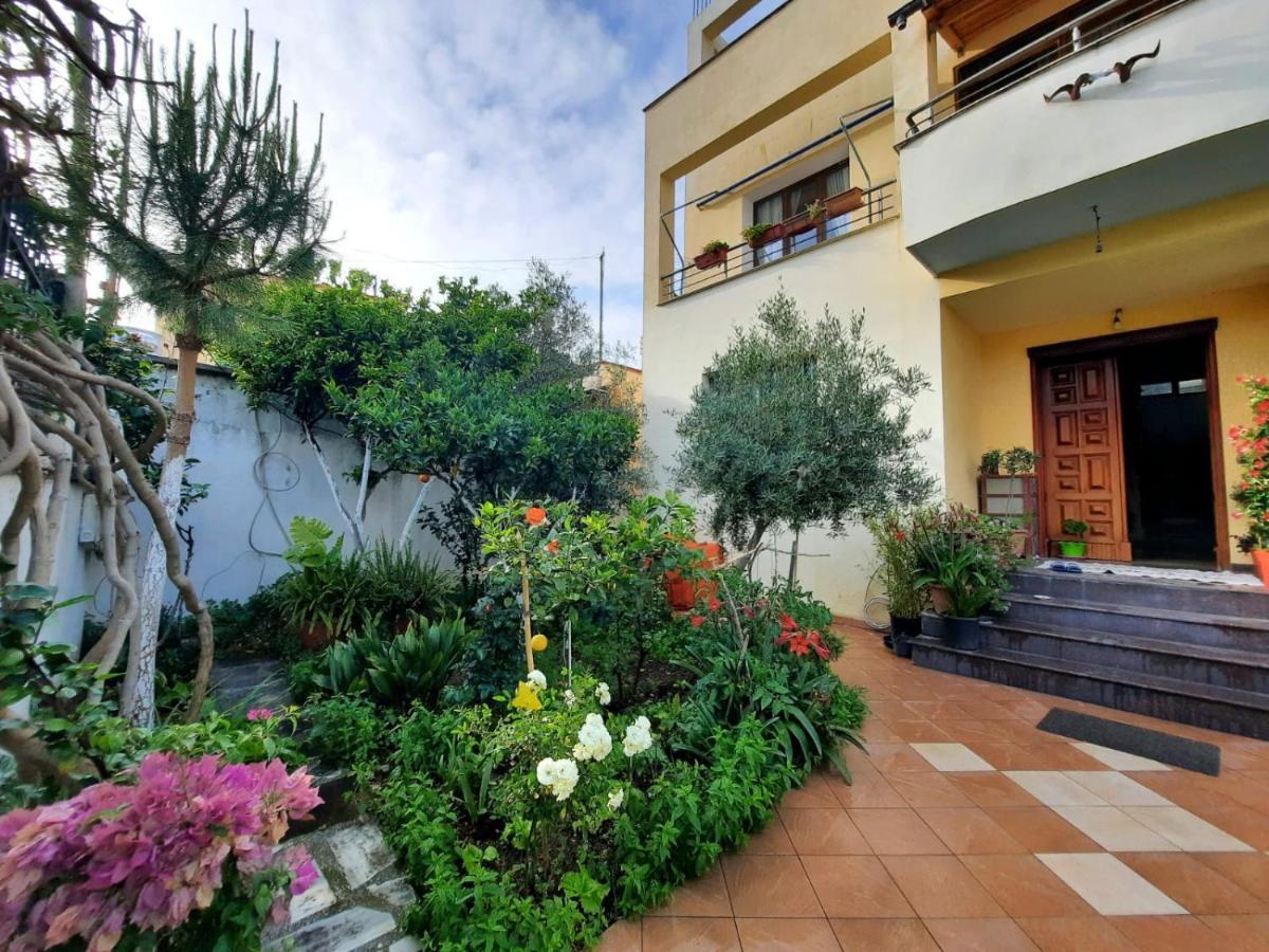 Guest Room Near Historical Center Vlore Bagian luar foto