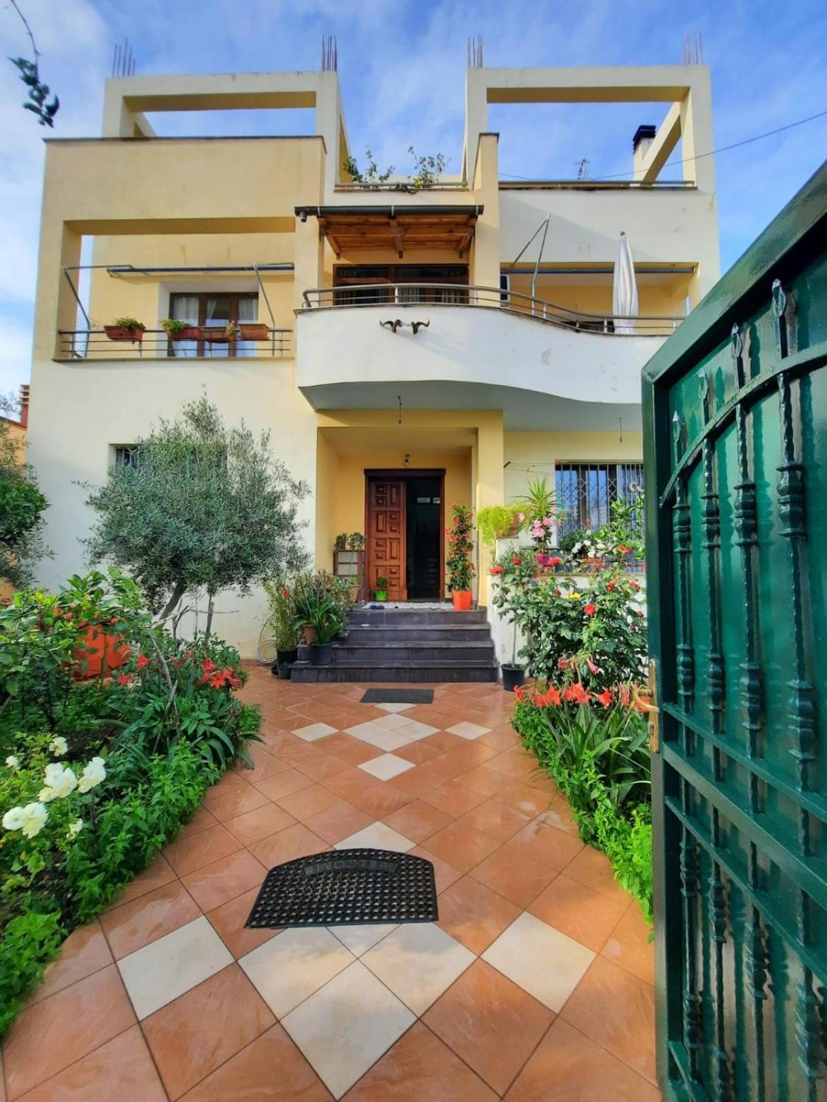Guest Room Near Historical Center Vlore Bagian luar foto